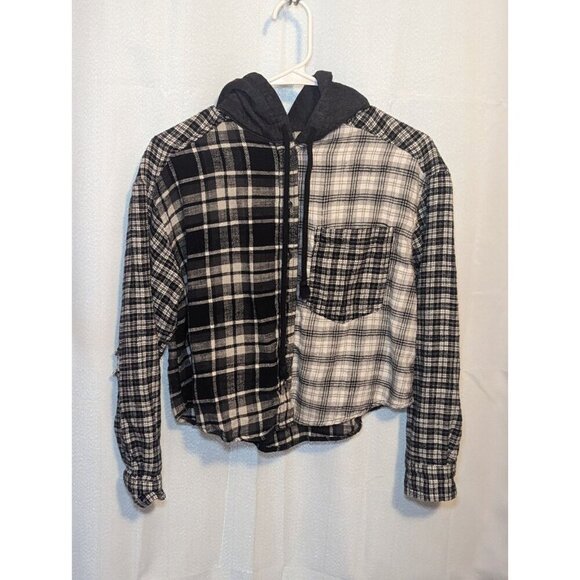 American Eagle Women's S Black White Split Plaid Cropped Button Front Hoodie - Picture 2 of 16